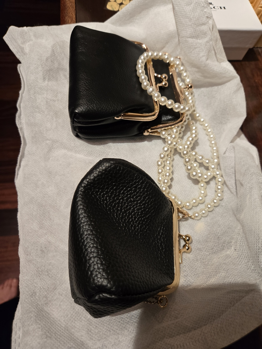 Source Unknown Black Leather Coin Purse Set with Pearl Chain